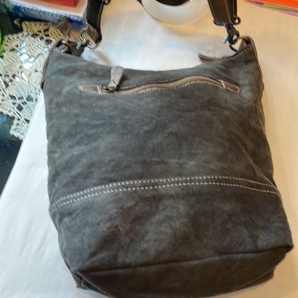 Myra bag- VINTAGE CARVED SHOULDER BAG, adjustable strap. - Picture 3 of 6